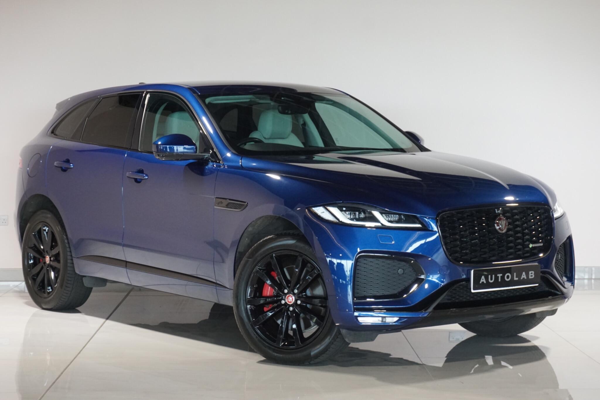 Jaguar F-PACE 3.0 D300 MHEV R-Dynamic SE SUV 5dr Diesel Auto AWD Euro 6 (s/s) (300 ps)